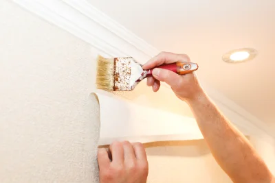 Pose de papier peint à Asco — revêtements muraux et toiles de verre